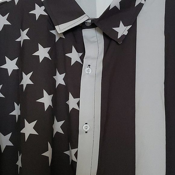 💥 American Flag button down shirt - Picture 2 of 3